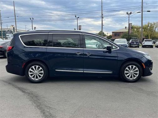 2018 Chrysler Pacifica Touring-L Plus