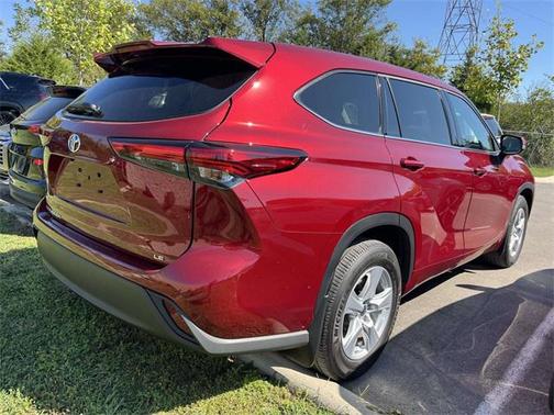 2022 Toyota Highlander LE
