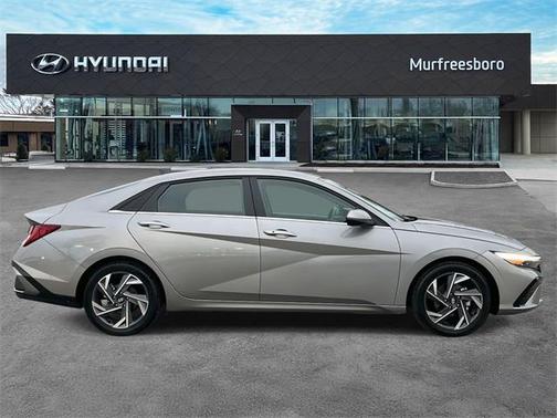 2025 Hyundai ELANTRA SEL