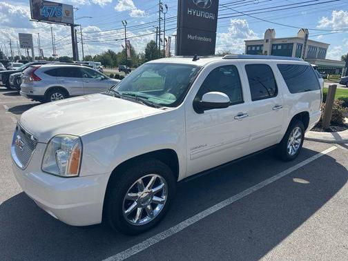 White Diamond Tricoat 2013 GMC Yukon XL Denali