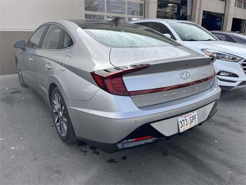 2022 Hyundai SONATA Limited