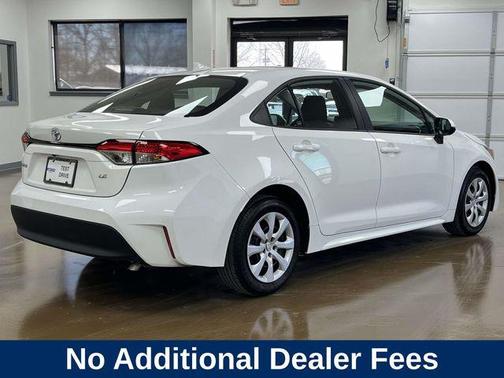 Ice Cap 2025 Toyota Corolla LE