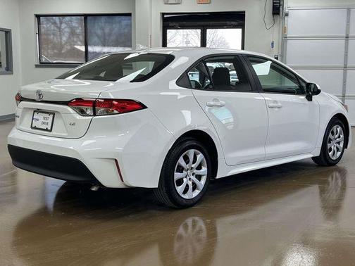 Ice Cap 2025 Toyota Corolla LE