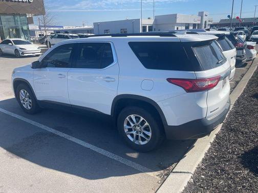 Summit White 2019 Chevrolet Traverse LT Cloth