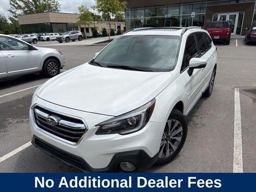 Crystal White Pearl 2019 Subaru Outback 2.5i Touring