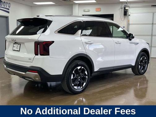 Glacial White Pearl 2024 Kia Sorento S