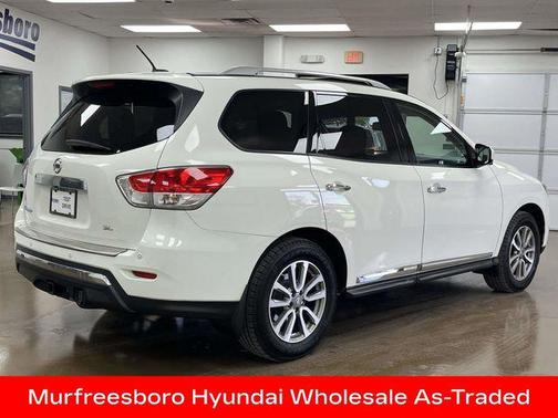 Glacier White 2016 Nissan Pathfinder SL