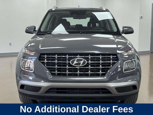 Ecotronic Gray 2025 Hyundai VENUE SEL