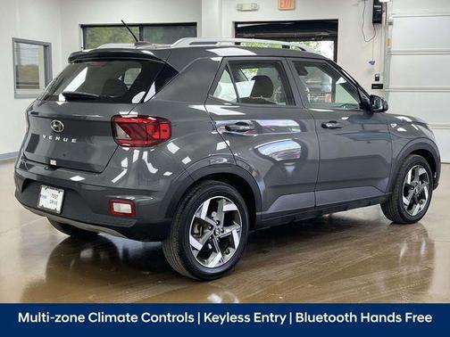 Ecotronic Gray 2025 Hyundai VENUE SEL