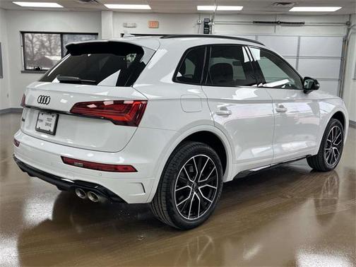 2024 Audi SQ5 3.0T Premium Plus