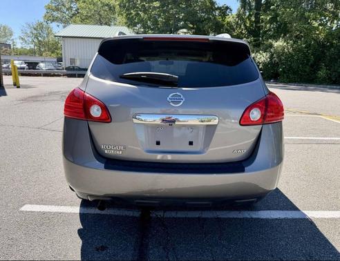 Gray 2015 Nissan Rogue Select S