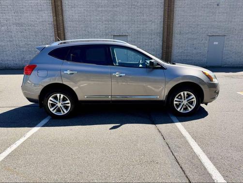 Gray 2015 Nissan Rogue Select S