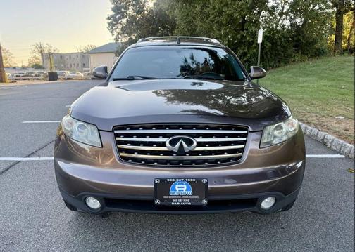 2005 INFINITI FX35 Base