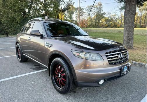 2005 INFINITI FX35 Base