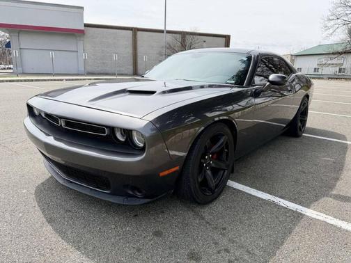 Granite Pearlcoat 2016 Dodge Challenger SXT
