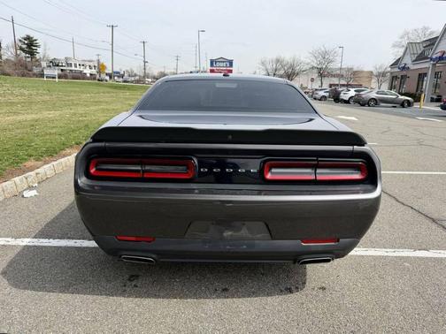 Granite Pearlcoat 2016 Dodge Challenger SXT