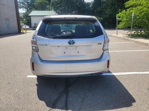 2012 Toyota Prius v Five