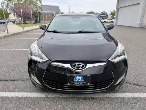 Ultra Black Pearl 2013 Hyundai Veloster Base