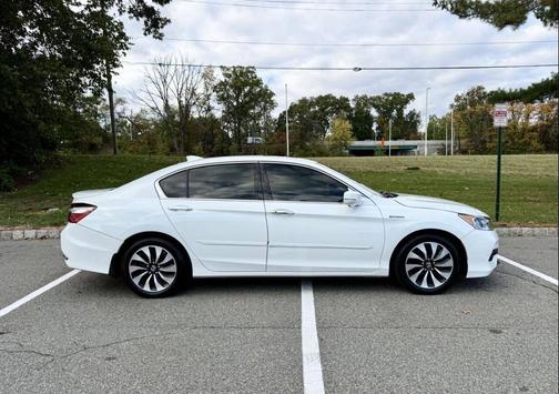 2017 Honda Accord Hybrid EX-L