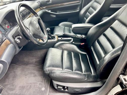 Brilliant Black Clearcoat 2001 Audi S4 quattro