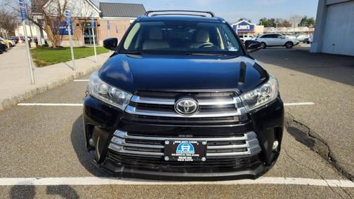 Midnight Black Metallic 2017 Toyota Highlander Limited