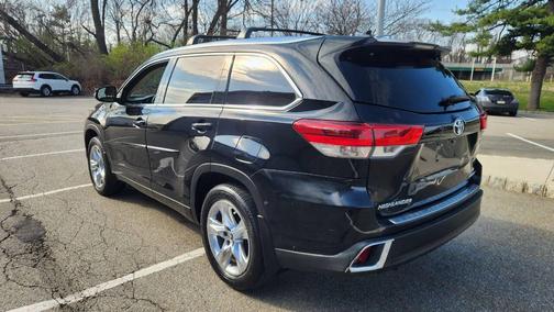 Midnight Black Metallic 2017 Toyota Highlander Limited