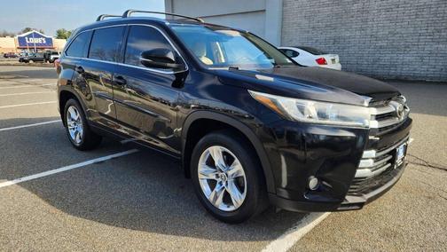 Midnight Black Metallic 2017 Toyota Highlander Limited