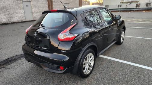 2017 Nissan Juke S AWD 4dr Crossover