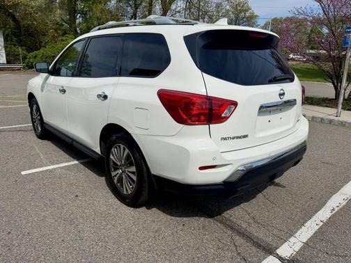 Glacier White 2019 Nissan Pathfinder S