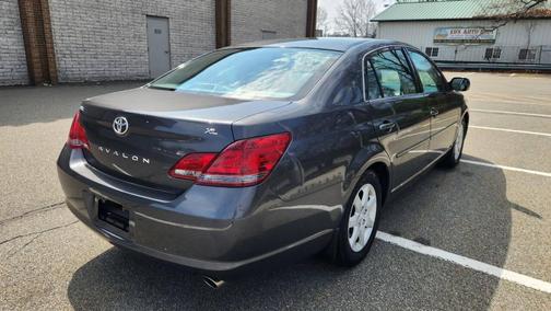 Magnetic Gray Metallic 2008 Toyota Avalon XL