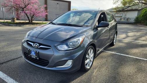 2012 Hyundai Accent SE