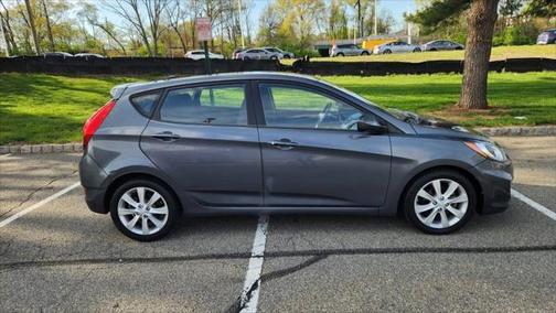 2012 Hyundai Accent SE