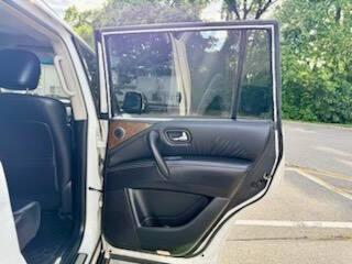2017 INFINITI QX80 Base