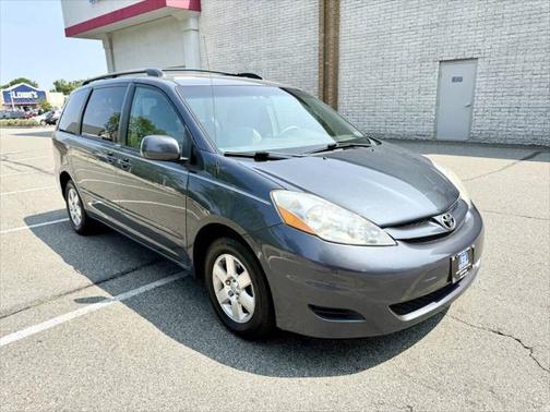 2010 Toyota Sienna LE