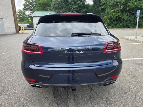 Night Blue Metallic 2017 Porsche Macan Macan Turbo