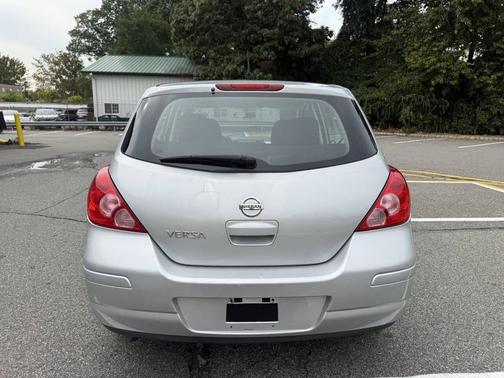 2012 Nissan Versa 1.8 S