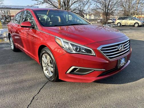 2017 Hyundai SONATA SE