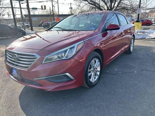 2017 Hyundai SONATA SE