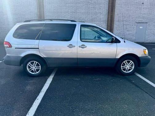 2002 Toyota Sienna CE