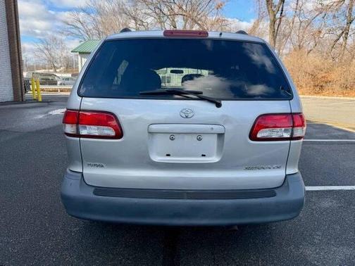 2002 Toyota Sienna CE