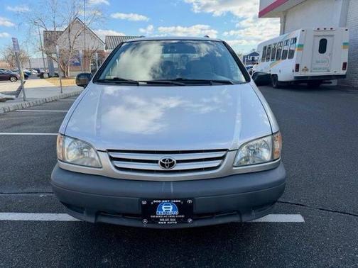 2002 Toyota Sienna CE