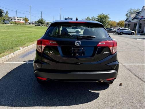 Crystal Black Pearl 2018 Honda HR-V LX