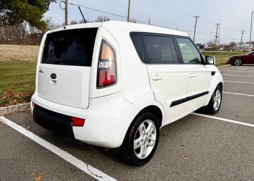 2011 Kia Soul +