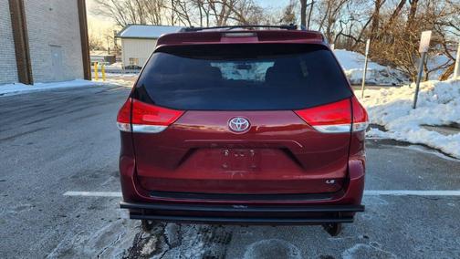2011 Toyota Sienna LE