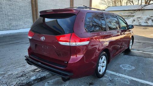 2011 Toyota Sienna LE
