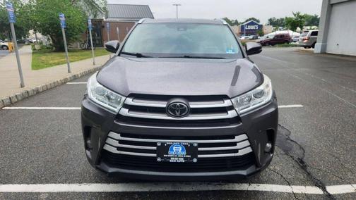 Predawn Gray Mica 2018 Toyota Highlander XLE