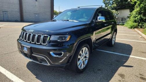 Diamond Black Crystal Pearlcoat 2017 Jeep Grand Cherokee Limited