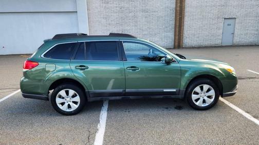 Cypress Green Pearl 2011 Subaru Outback 2.5 i Limited