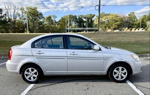 2009 Hyundai Accent SE