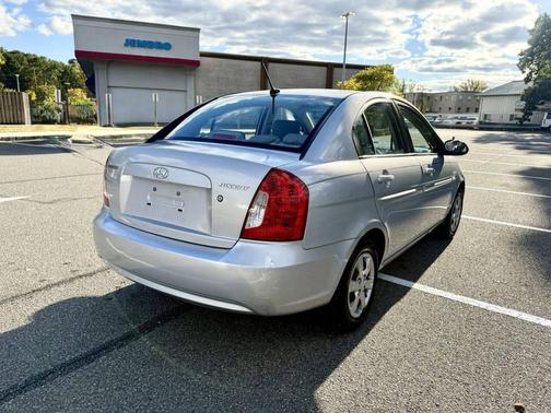 2009 Hyundai Accent SE